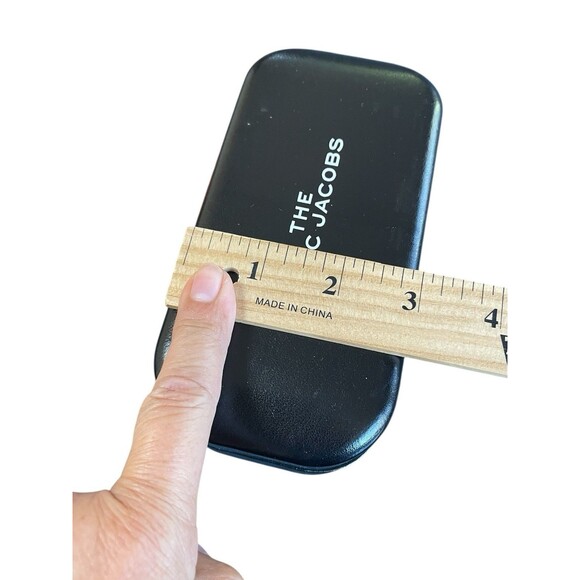 The Marc Jacobs Sunglasses Case Black Clamshell Hardcase - Picture 8 of 10